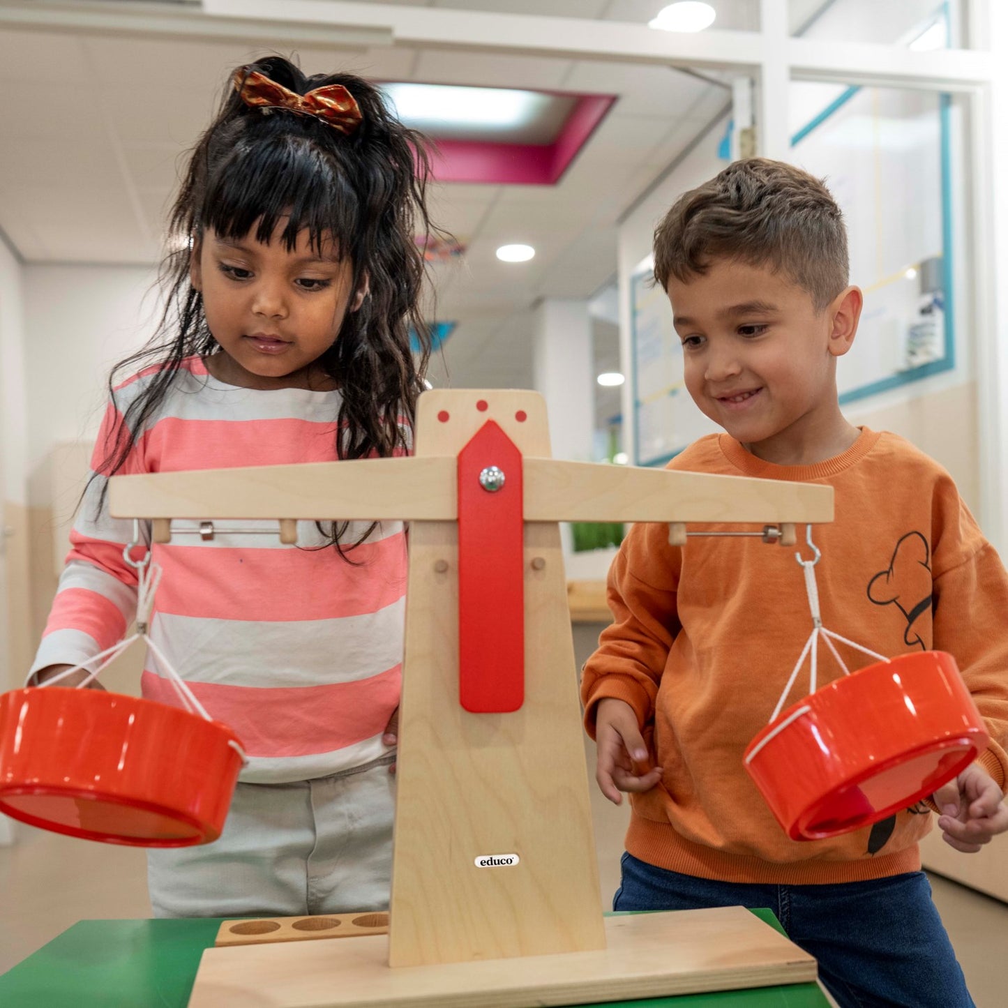 Educo Wooden Scales 重量測量天秤