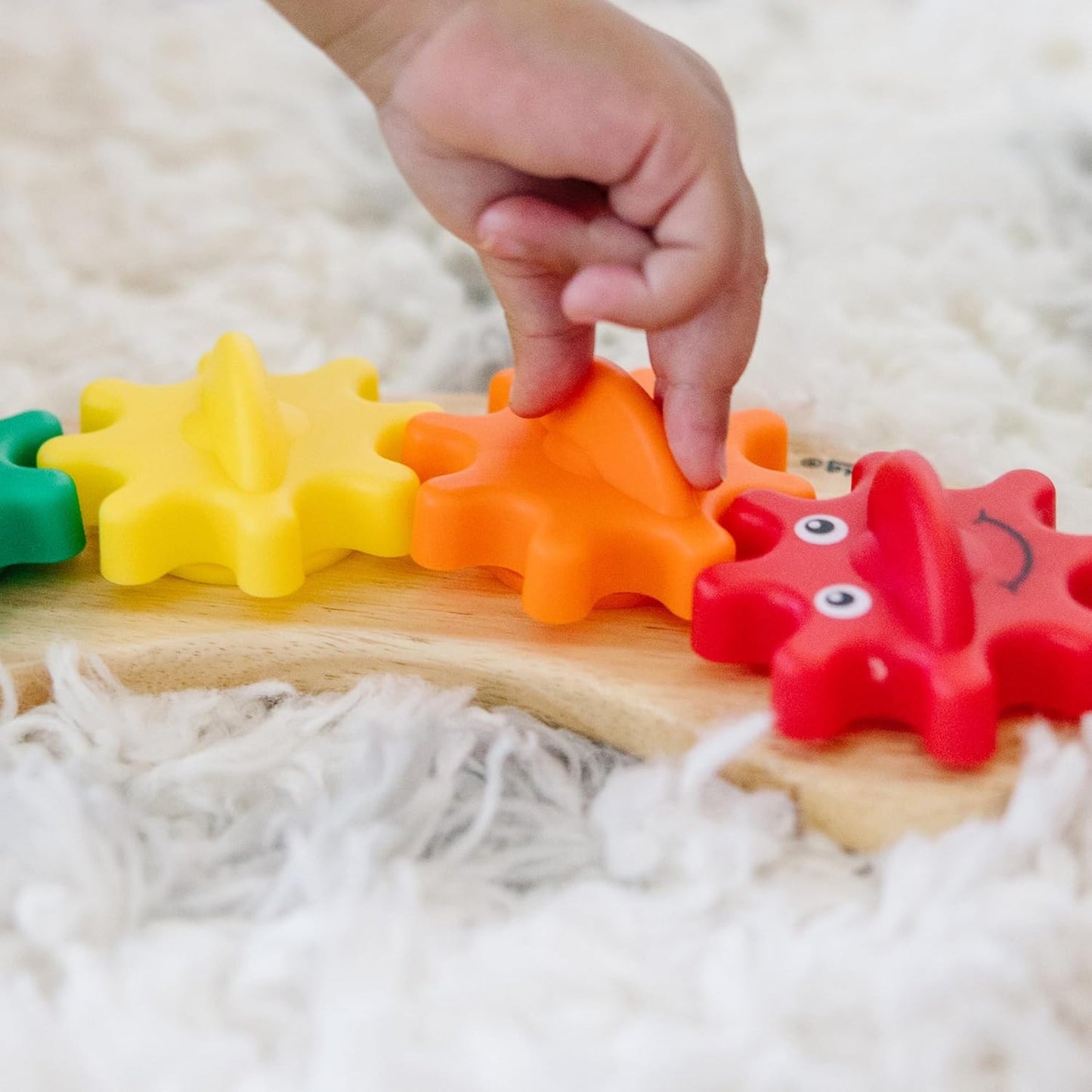 Melissa & Doug Rainbow Caterpillar Gear Toy 彩色毛毛蟲齒輪玩具