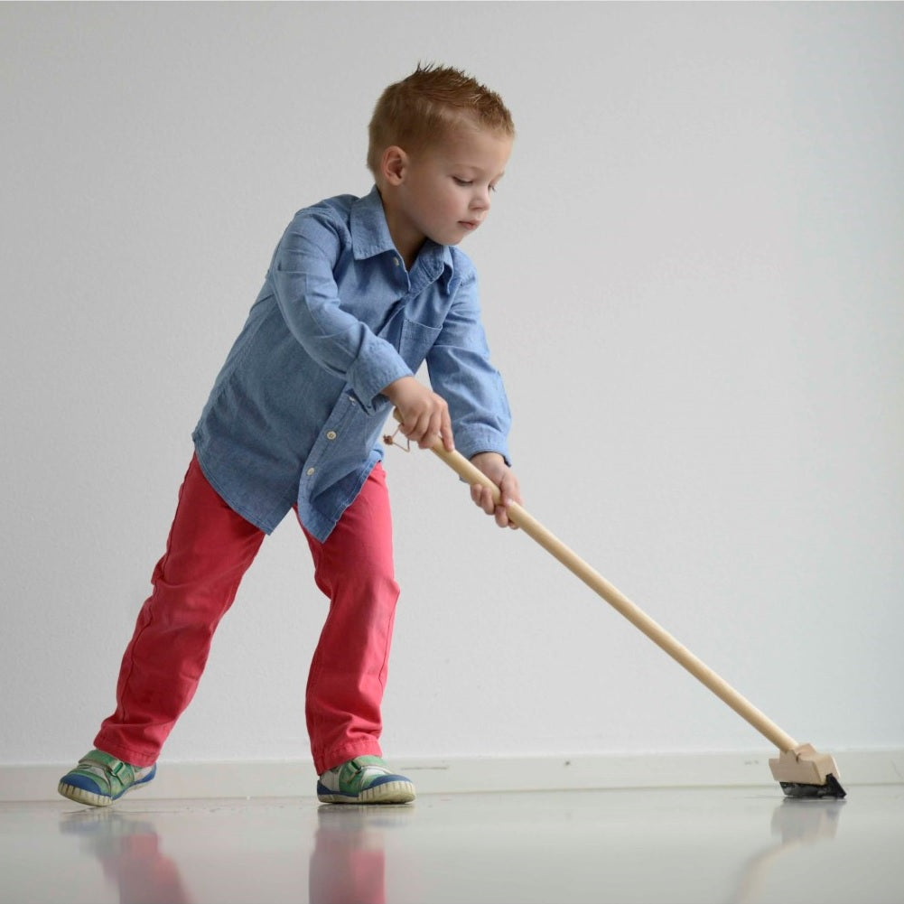 Nienhuis Montessori Squeegee, 70 cm Ages 3+ 蒙特梭利教具- 玻璃刷 70cm