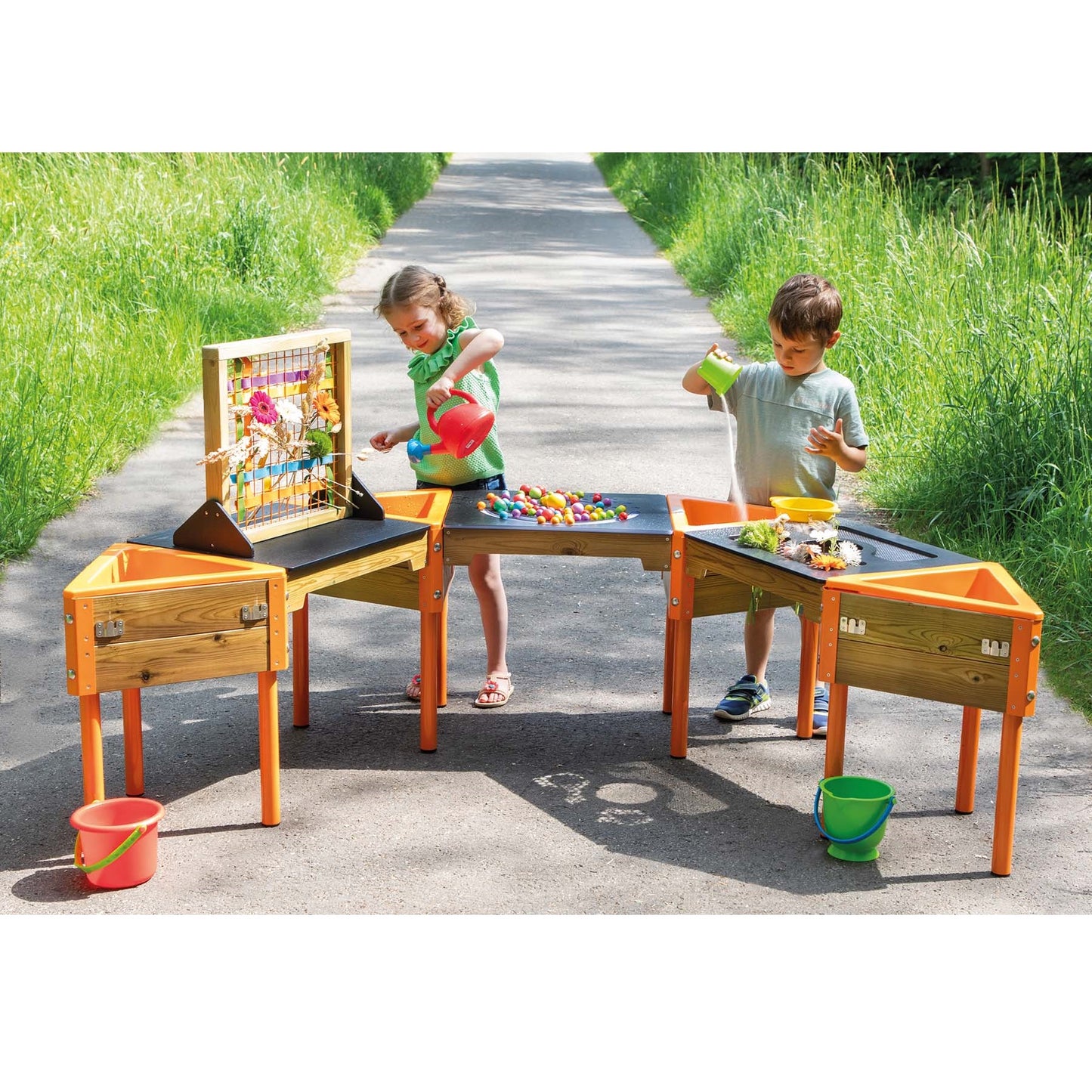 Beleduc Activity Table game board with "Painting frame"透明畫架