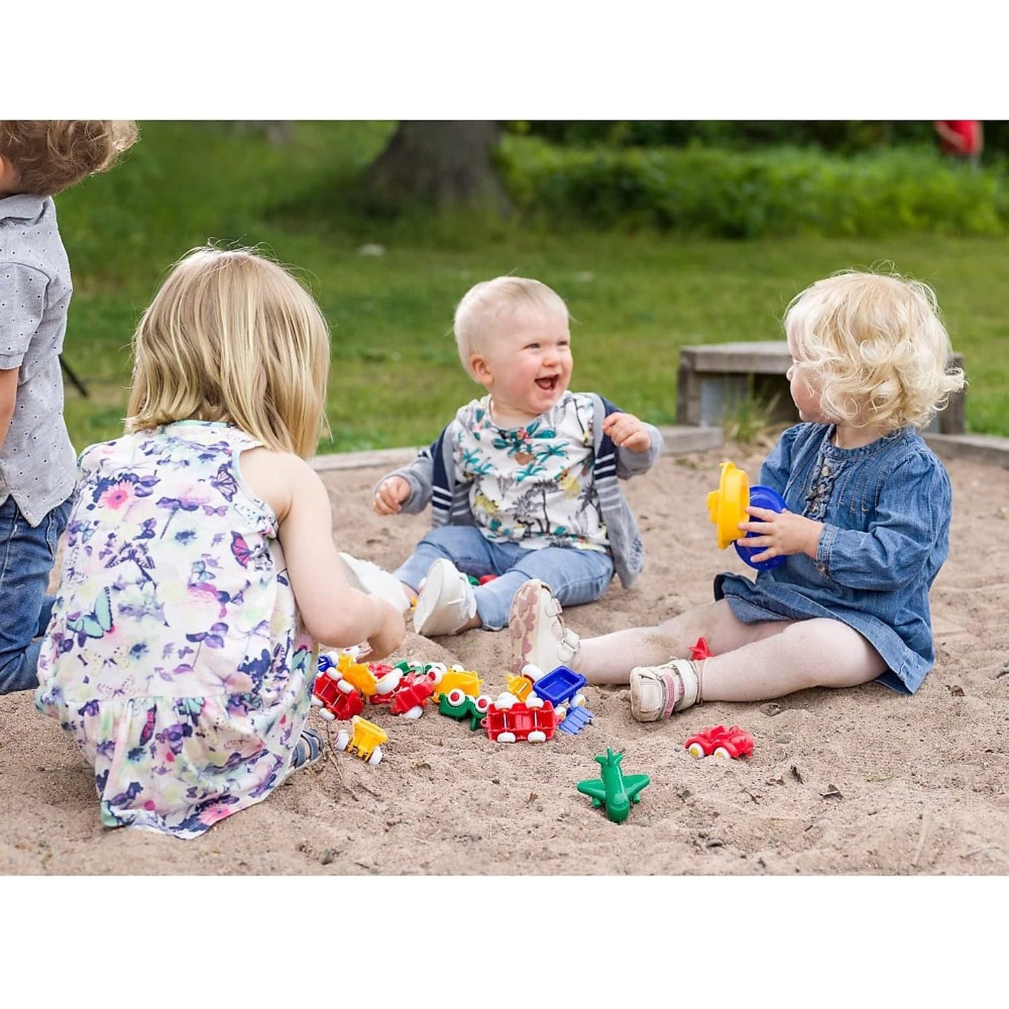 ViKing Toys Mini Chubbies Bucket Set - Includes 30 Assorted Toy Vehicles 30pcs 迷你交通工具組合