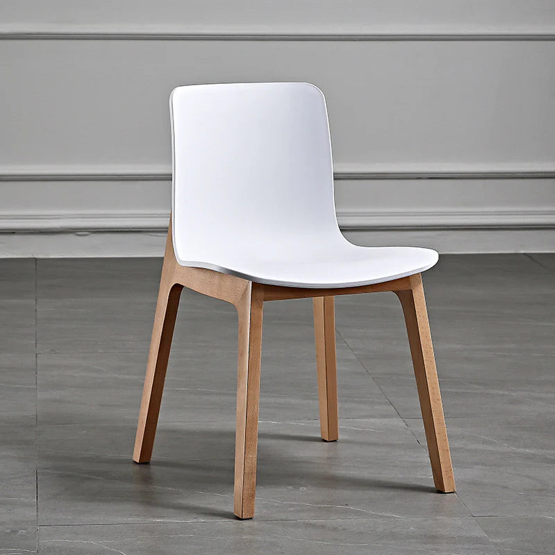 Torrian Chair 實木腿與優質塑料座椅