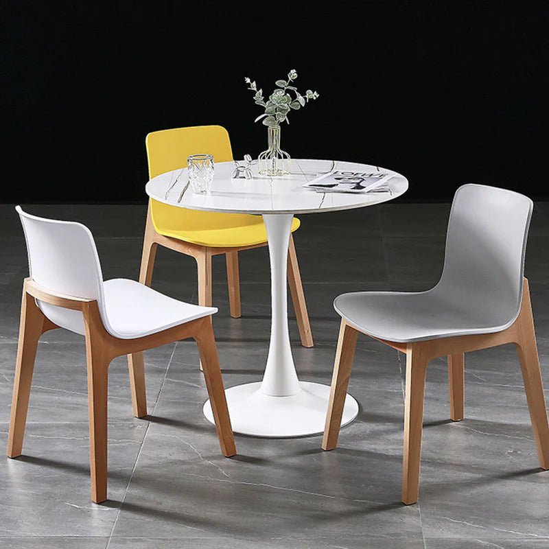 Torrian Chair 實木腿與優質塑料座椅