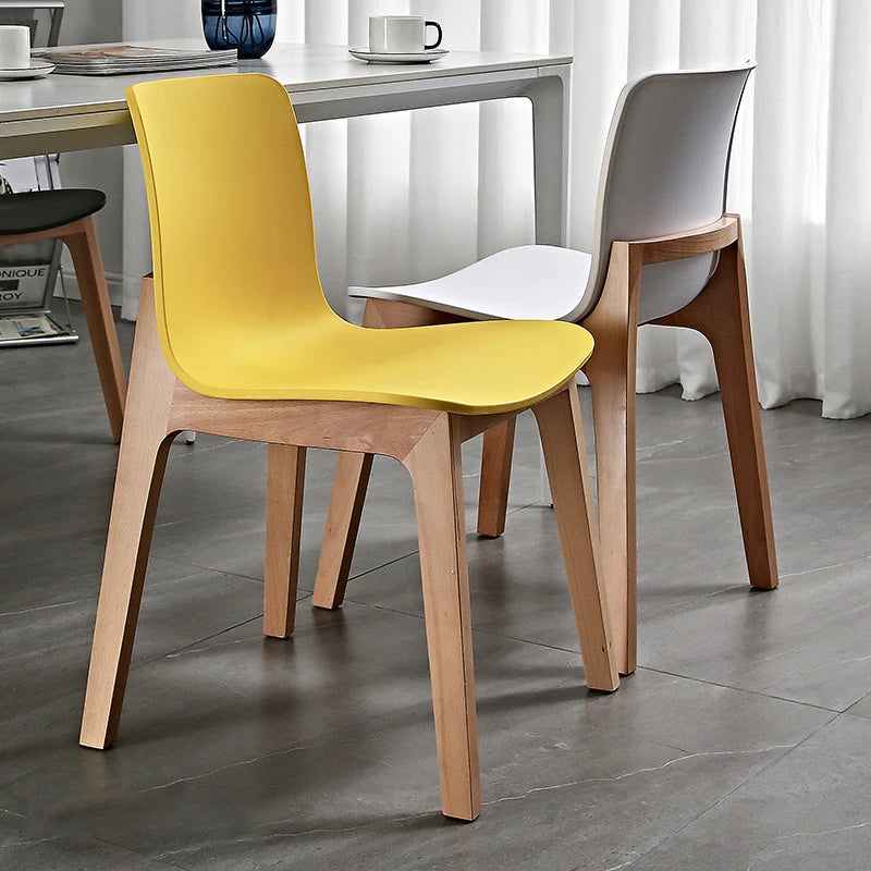 Torrian Chair 實木腿與優質塑料座椅