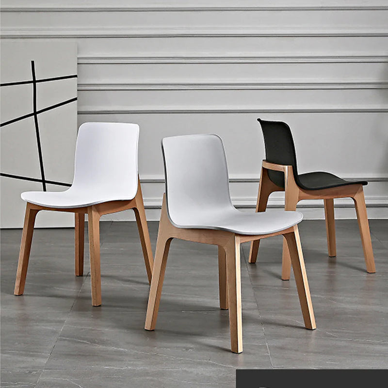 Torrian Chair 實木腿與優質塑料座椅
