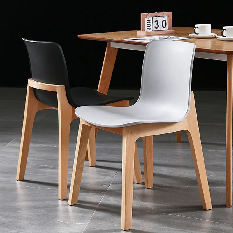 Torrian Chair 實木腿與優質塑料座椅