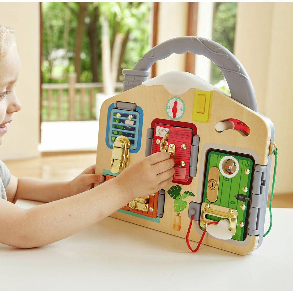 Hape Lock & Learn Playboard 多功能門鎖忙碌板