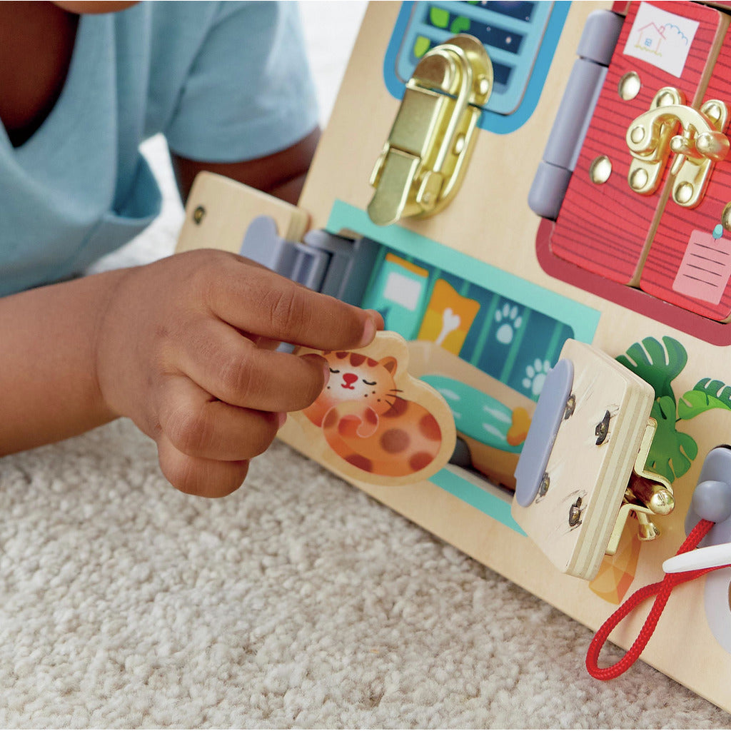 Hape Lock & Learn Playboard 多功能門鎖忙碌板