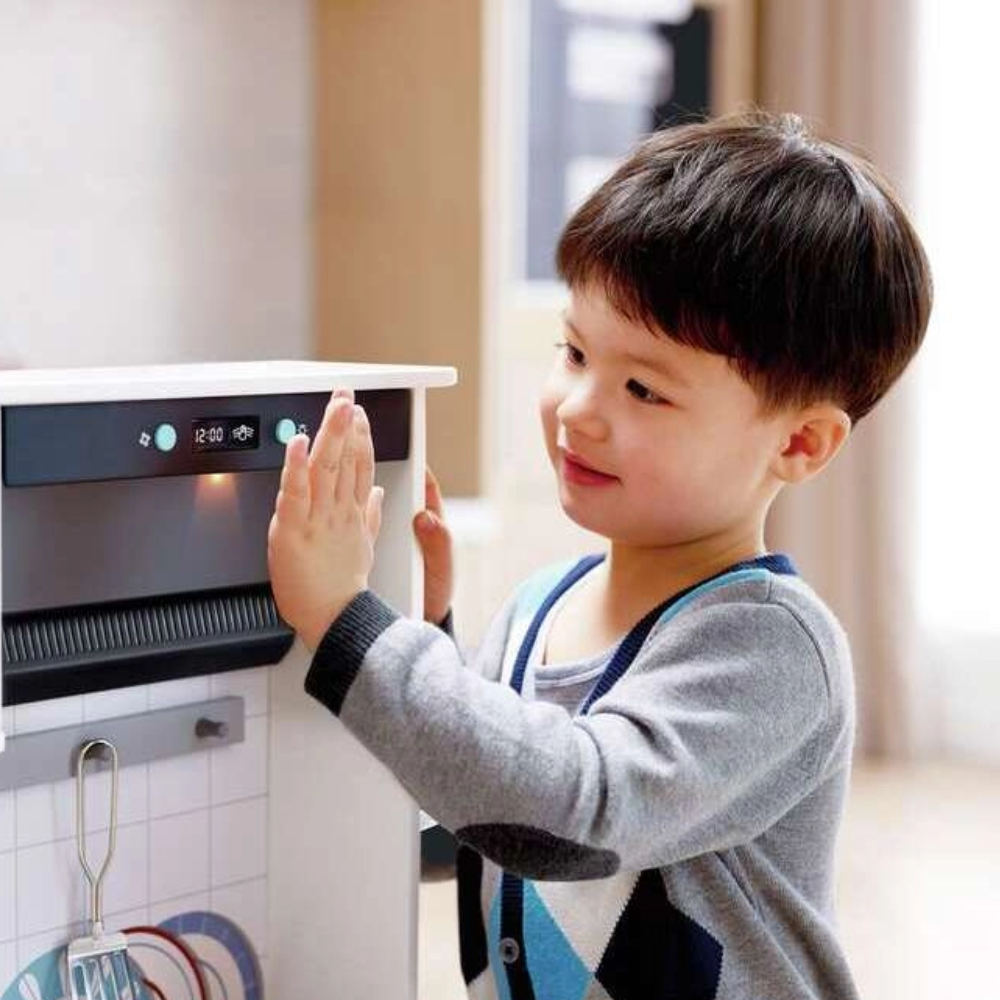 Hape Modern Smart Kitchen 語音燈光互動玩具廚房