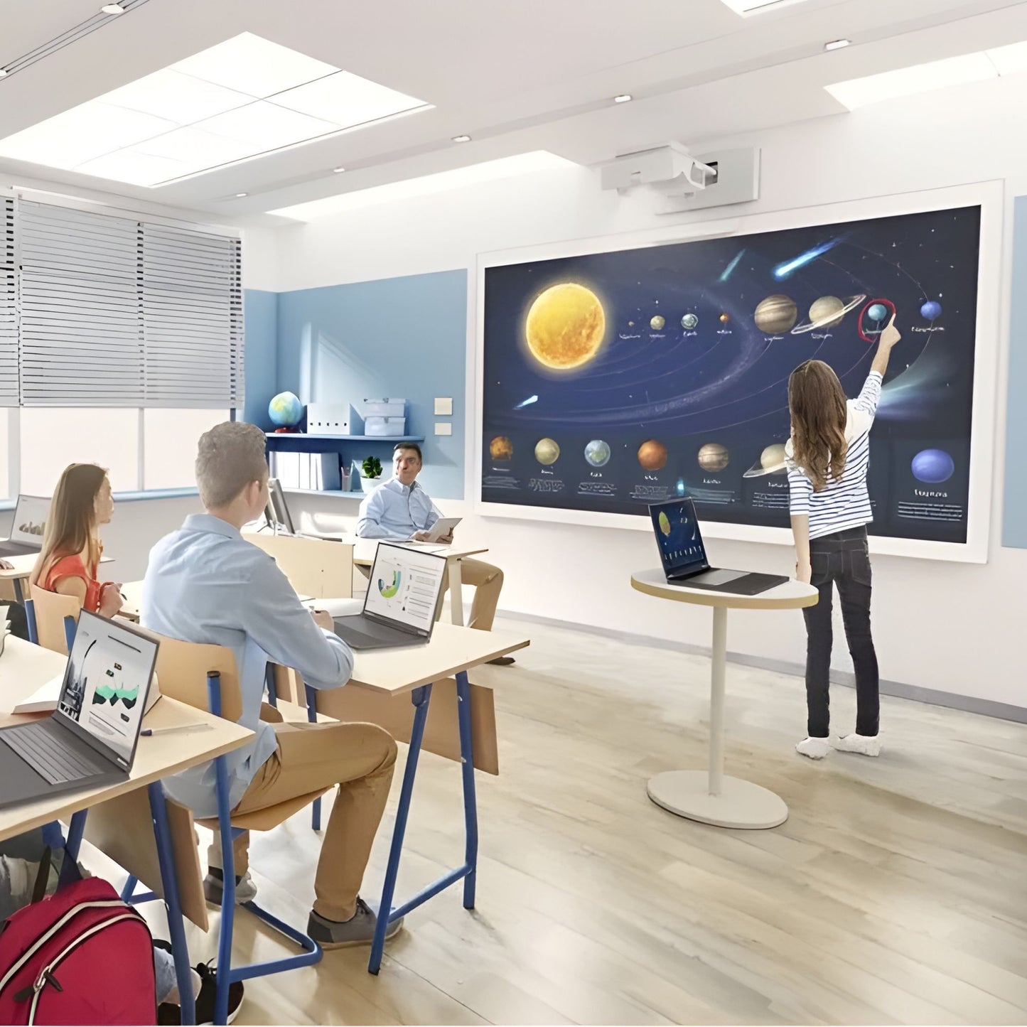 Epson EB-770F Agile Ultra-Short-Throw laser display Three Year Warranty 超短焦雷射投影機 三年上門保養
