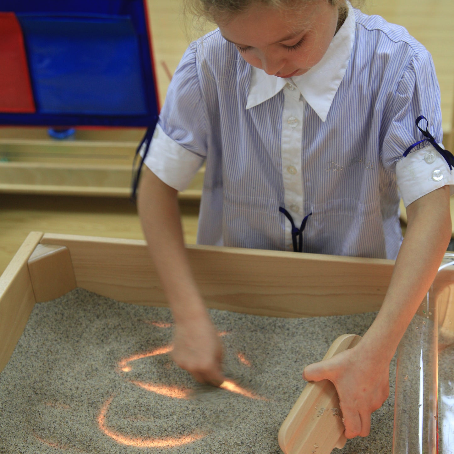 Masterkidz Light Panel & Sand and Water Tray Set 實木燈盤與沙水遊戲盤