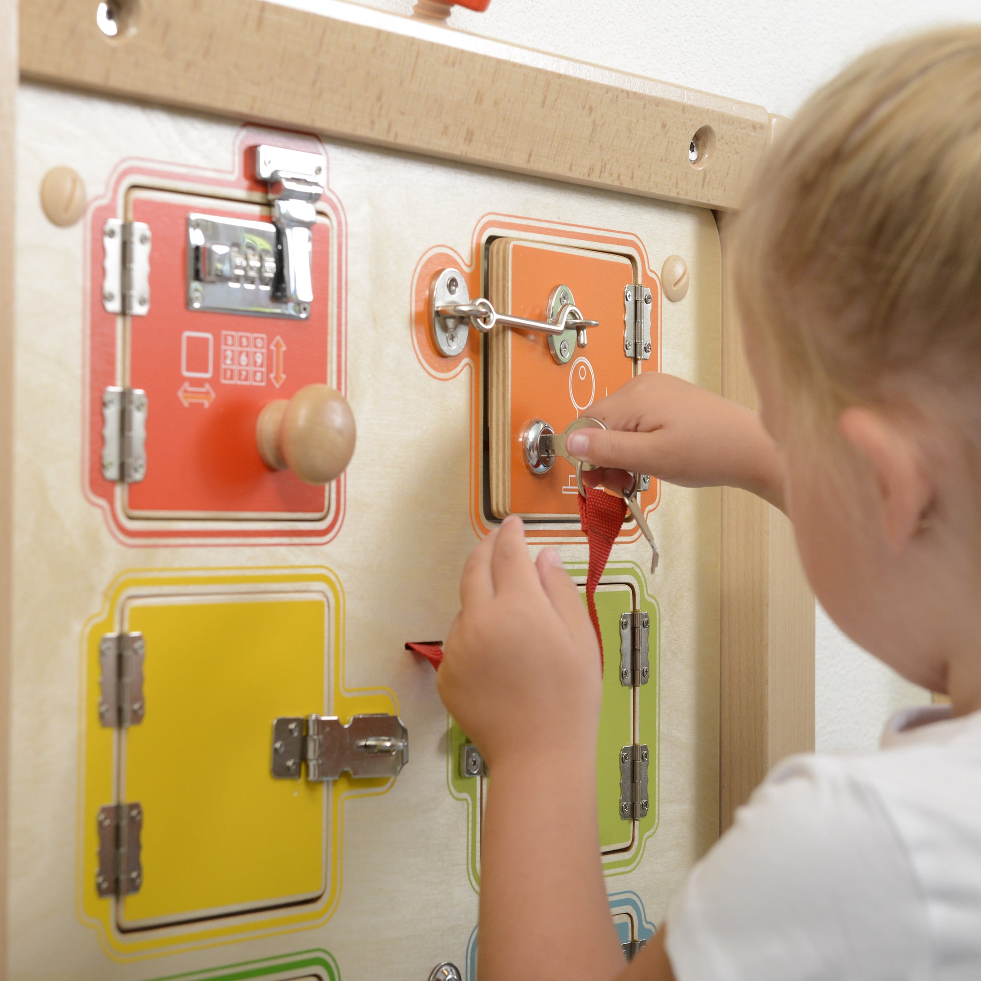 Masterkidz Wall Elements - Lockers Board 牆面遊戲 - 解鎖練習 – MY SCHOOL BUS