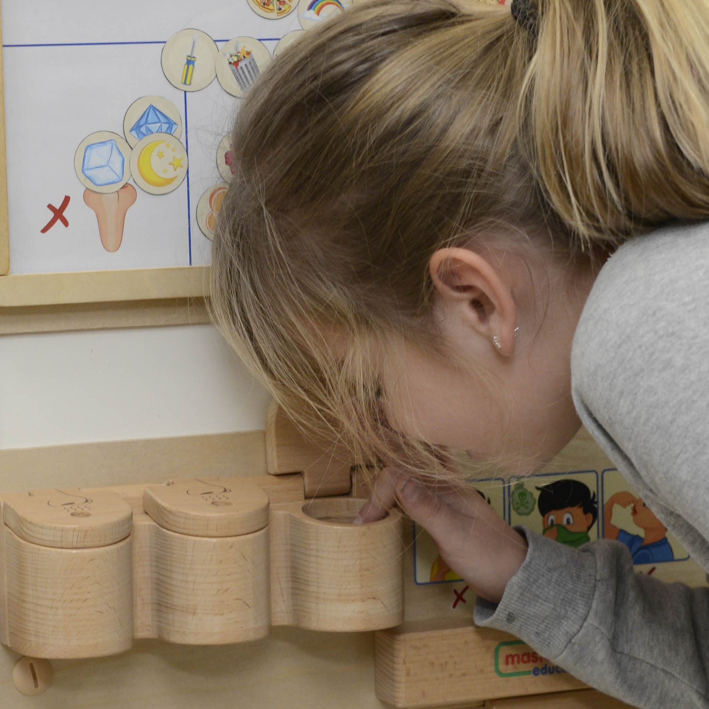 Masterkidz Wall Elements - Sense of Smell 牆面遊戲 - 嗅覺