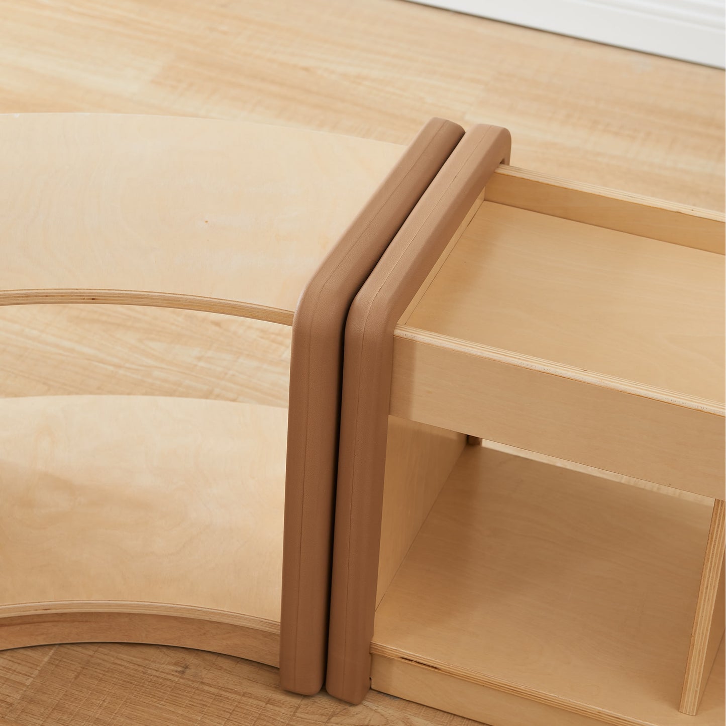 Masterkidz SoftEdge Toddler Play Center -1200L Shelving Unit 軟邊角系列 - 遊戲桌面層櫃