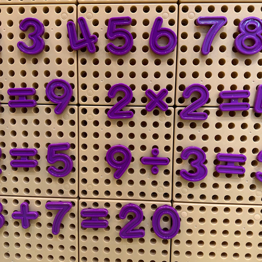 Masterkidz STEM WALL Numbers and Mathematical Signs 64 Piece Set STEM數位和數學符號插片64件套
