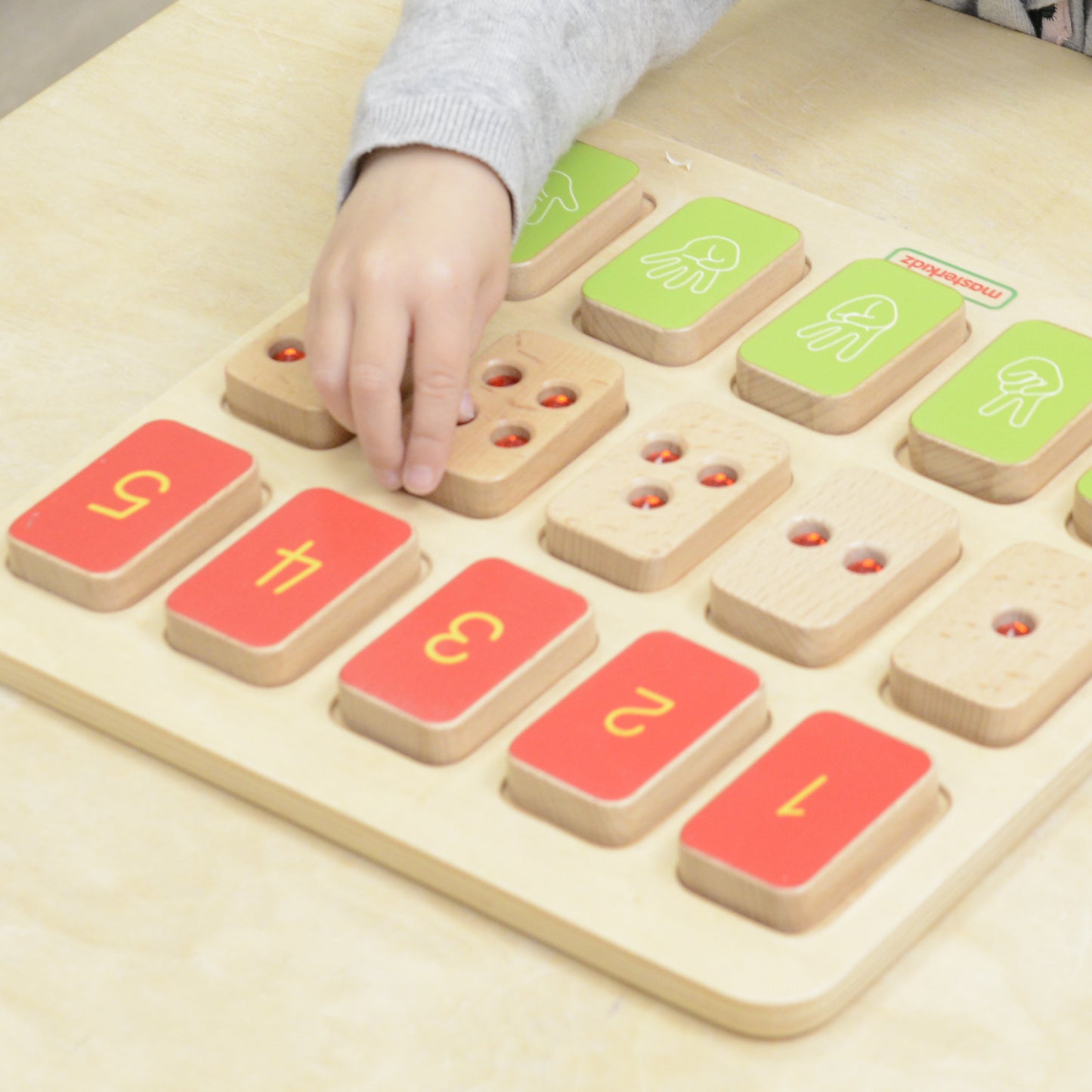 Masterkidz Visual and Tactile 1-5 Learning Board 視覺與觸覺 1-5學習板