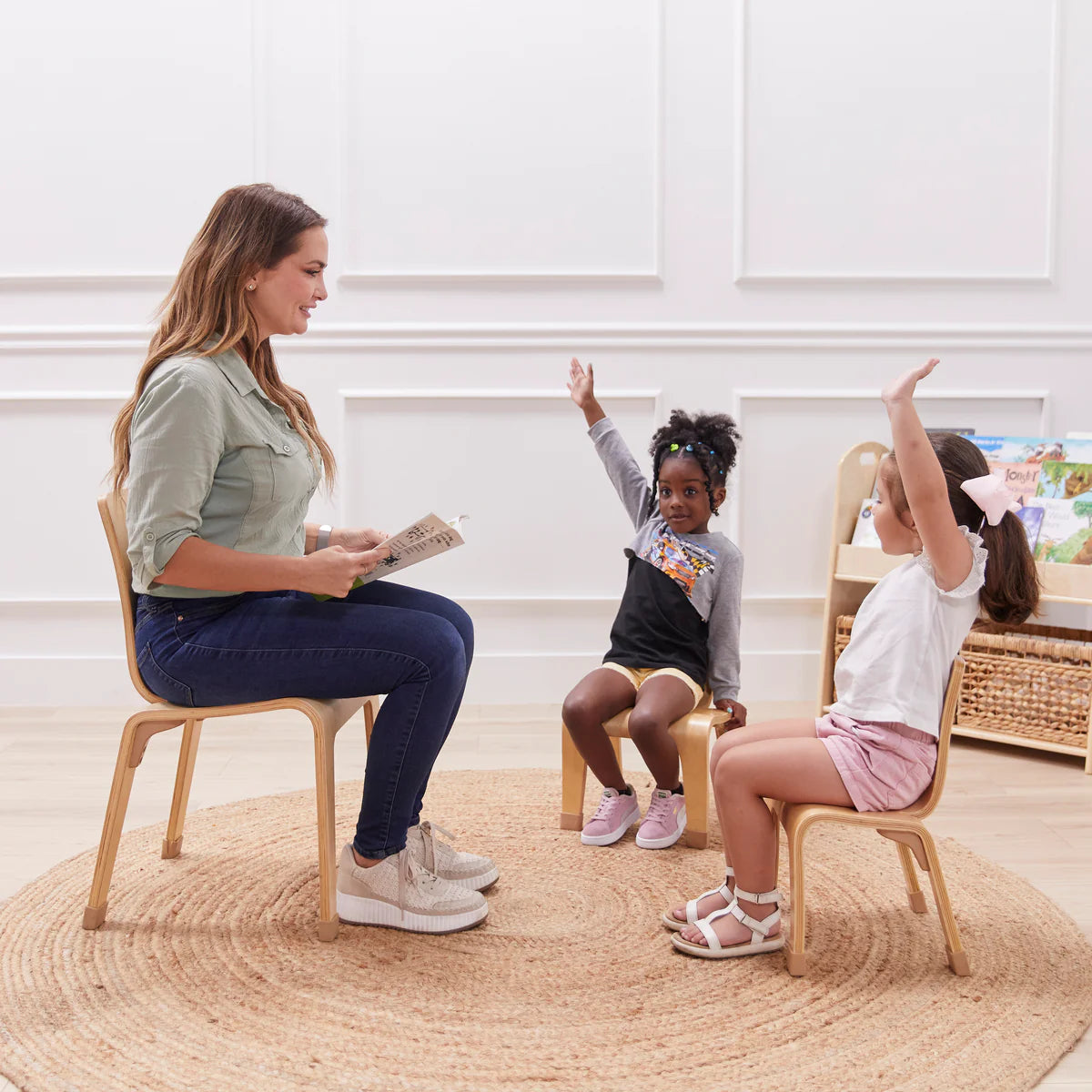 ECR4Kids Bentwood Chair, 10in Seat Height, Stackable Seats, 2-Pack 彎木椅，座高10英寸，可堆疊椅子，2件裝