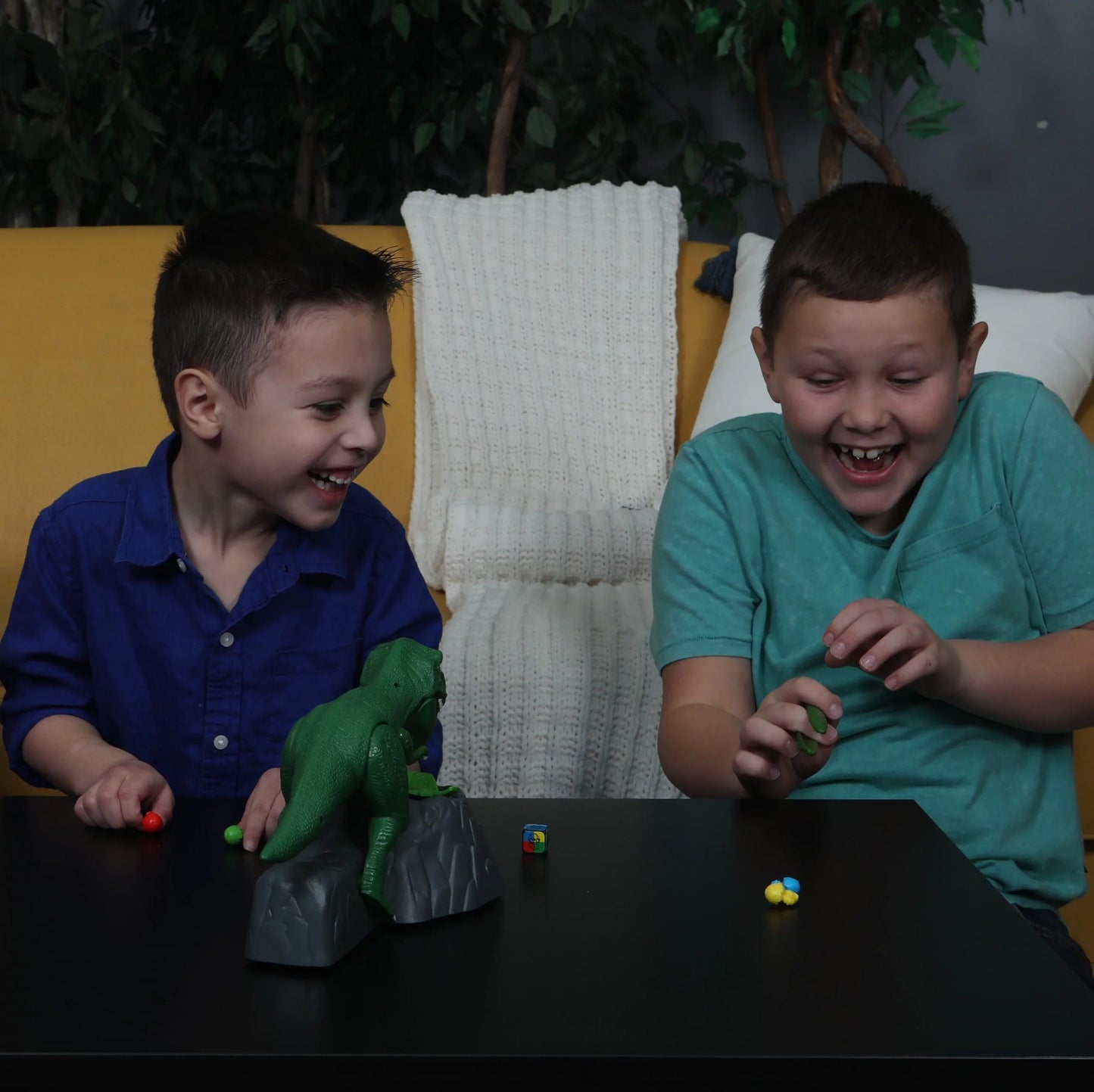 Goliath Dino Crunch Matching & Action Game 恐龍救蛋行動 配對和動作遊戲