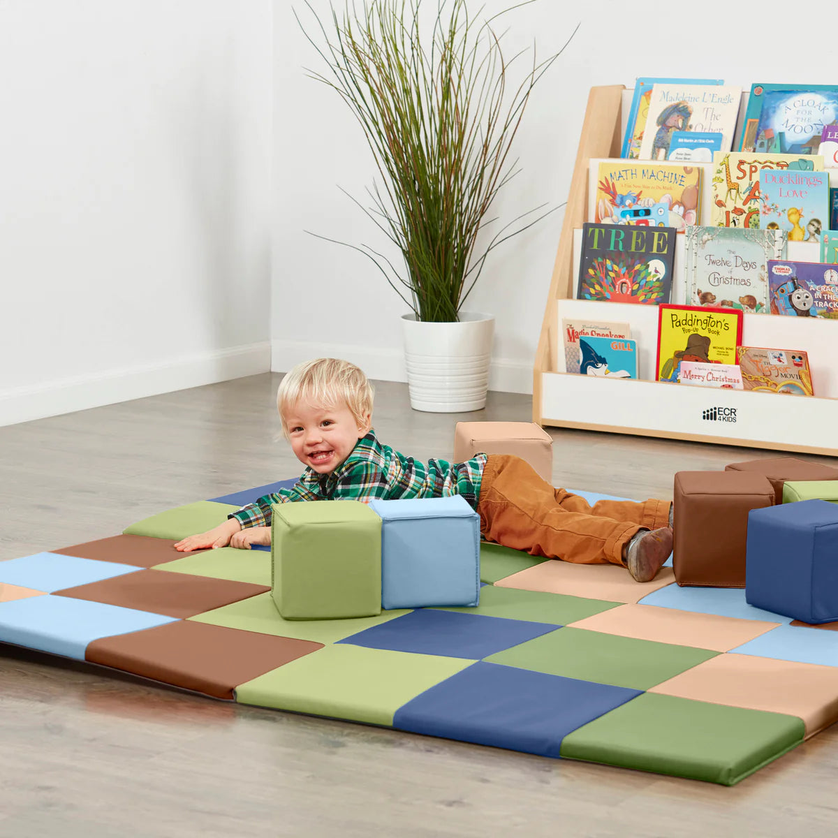 SoftZone Patchwork Folding Activity Mat 亮彩摺疊遊戲墊 L254 X W147.3 X T2.54cm