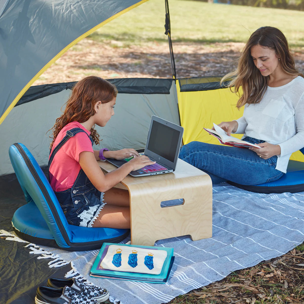 ECR4Kids Bentwood Lap Desk 彎木膝上桌